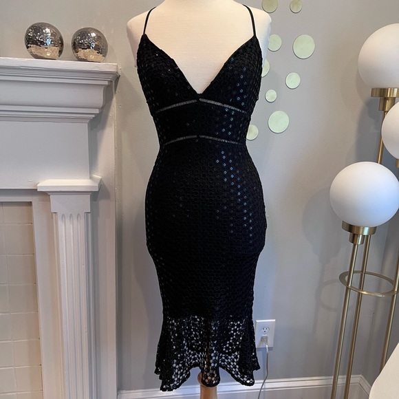 Lulu's Chance Encounter Black Sequin Lace Trumpet Midi Dress - Picture 4 of 8